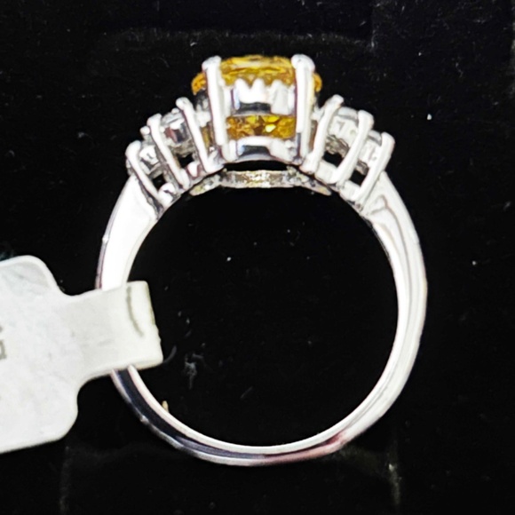 OVAL CZ WITH SIDESTONES RING, STERLING SILVER, LADIES SZ 6, YELLOW, FACETED, - Picture 2 of 4